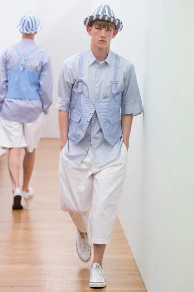Look 43